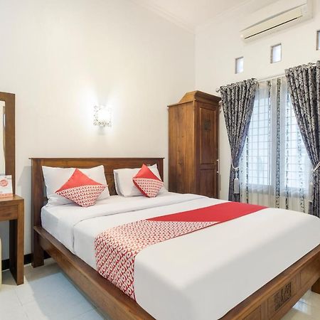 Oyo 3267 Omah Suryo Hotel Джокякарта Екстериор снимка