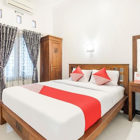 Oyo 3267 Omah Suryo Hotel Джокякарта Екстериор снимка
