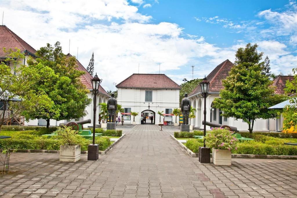 Oyo 3267 Omah Suryo Hotel Джокякарта Екстериор снимка