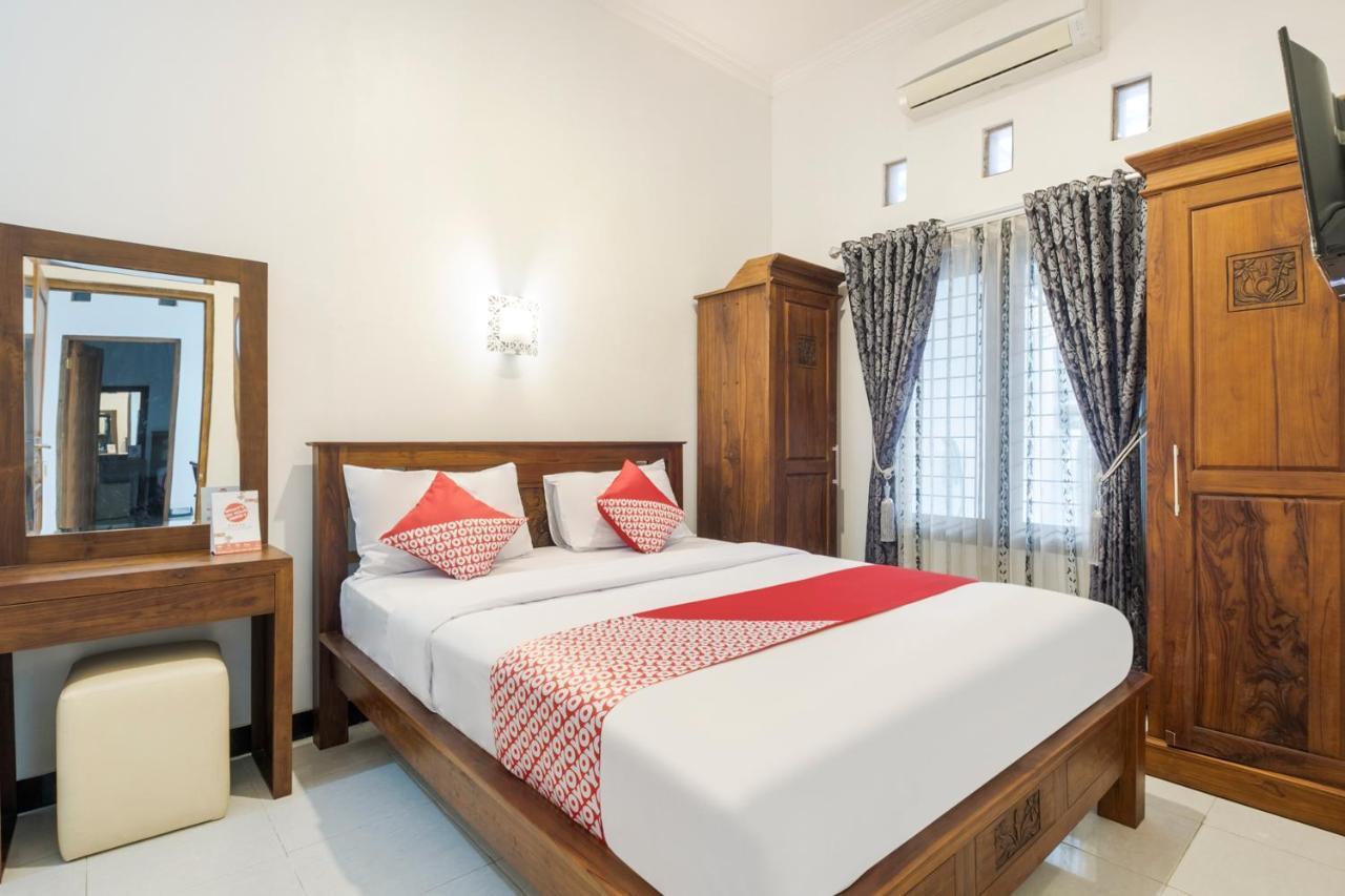 Oyo 3267 Omah Suryo Hotel Джокякарта Екстериор снимка