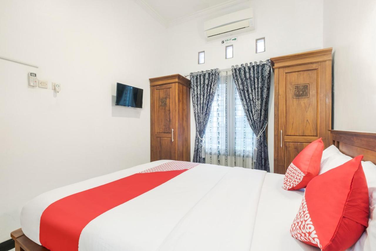 Oyo 3267 Omah Suryo Hotel Джокякарта Екстериор снимка