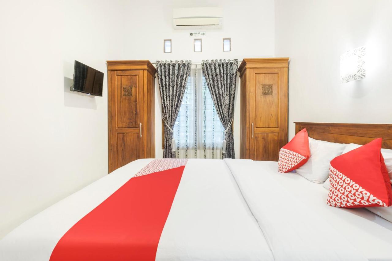 Oyo 3267 Omah Suryo Hotel Джокякарта Екстериор снимка