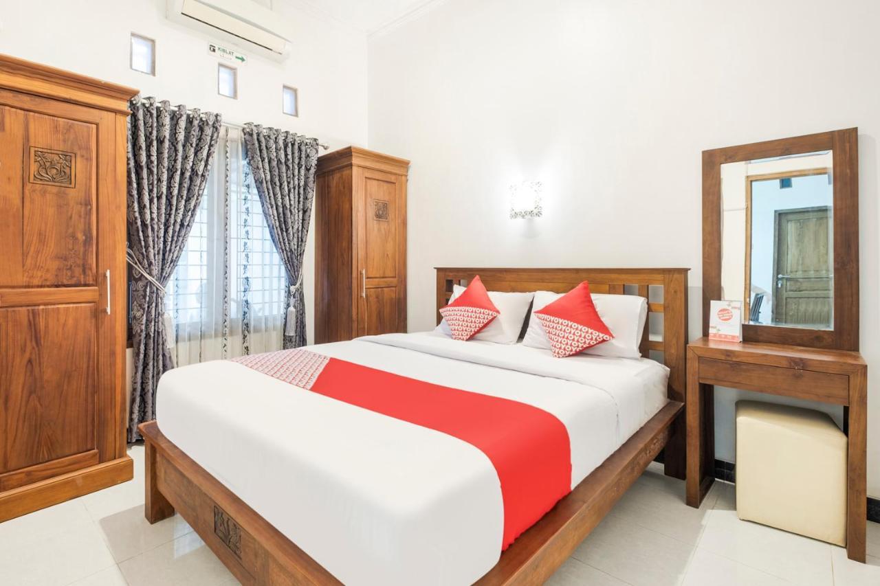 Oyo 3267 Omah Suryo Hotel Джокякарта Екстериор снимка