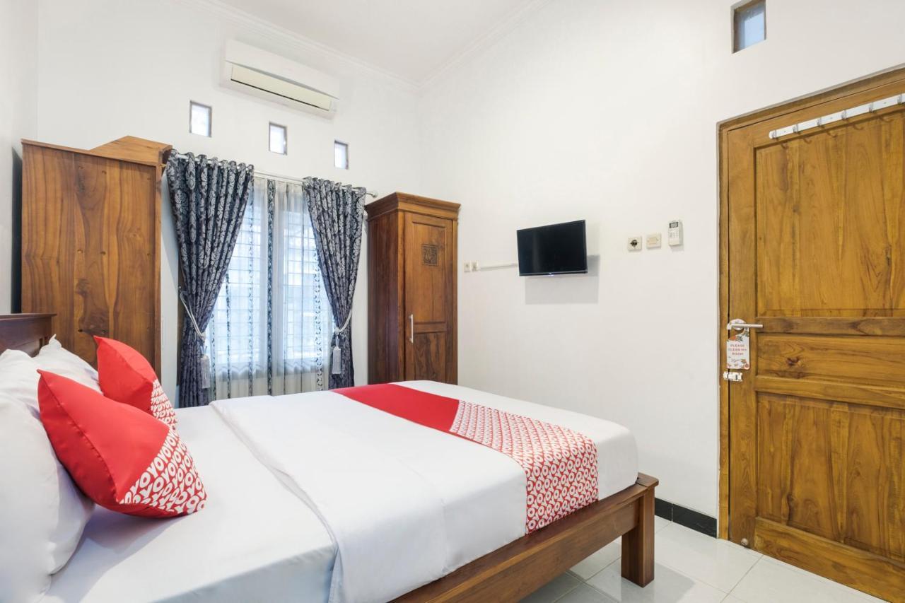 Oyo 3267 Omah Suryo Hotel Джокякарта Екстериор снимка